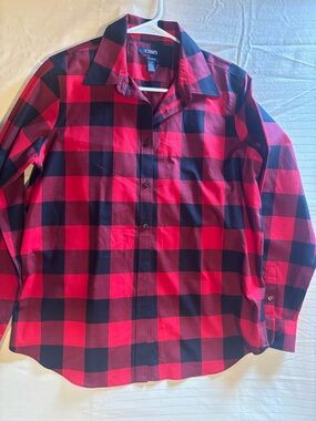 Chaps Red and Black Buffalo Plaid Button-Down Shirt